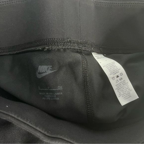 Nike animal print logo leggings in black - Picture 5 of 6